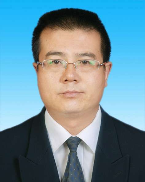 薛清 局党组成员、盟统计调查中心主任